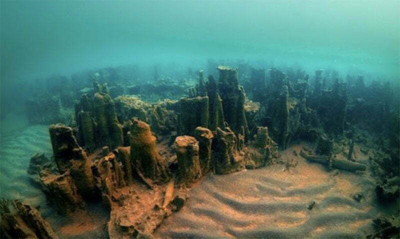 Castelo de 03 mil anos é encontrado em lago da Turquia