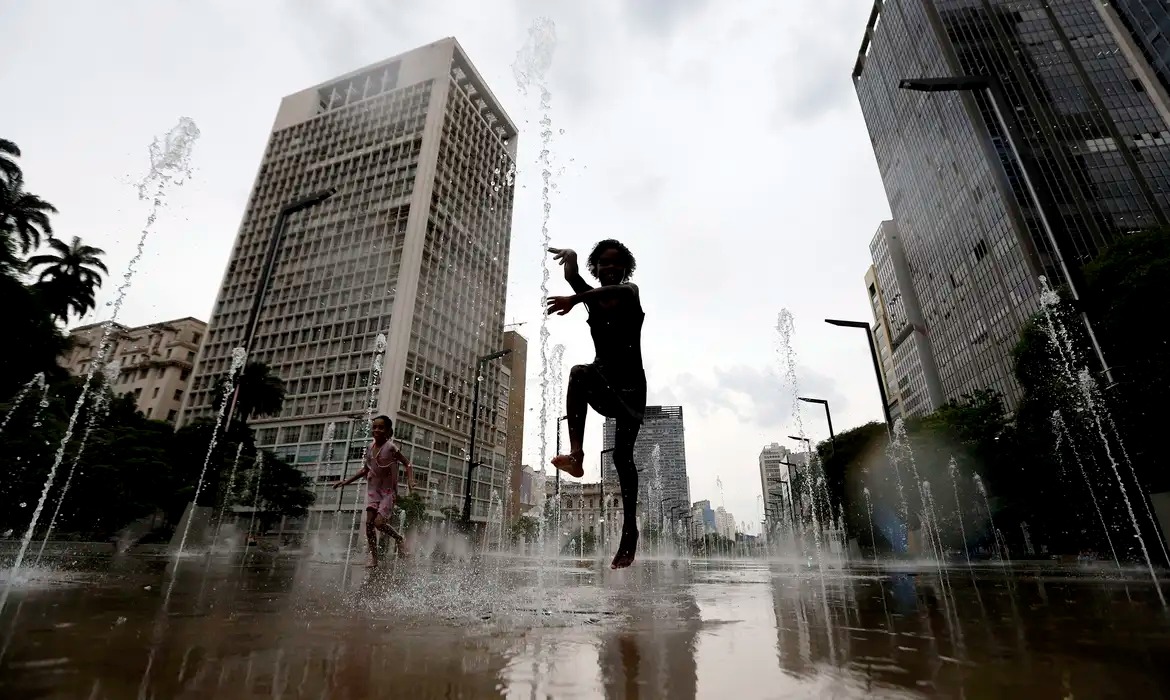 Terra tem agosto com temperatura 1,51 °C acima do nível pré-industrial