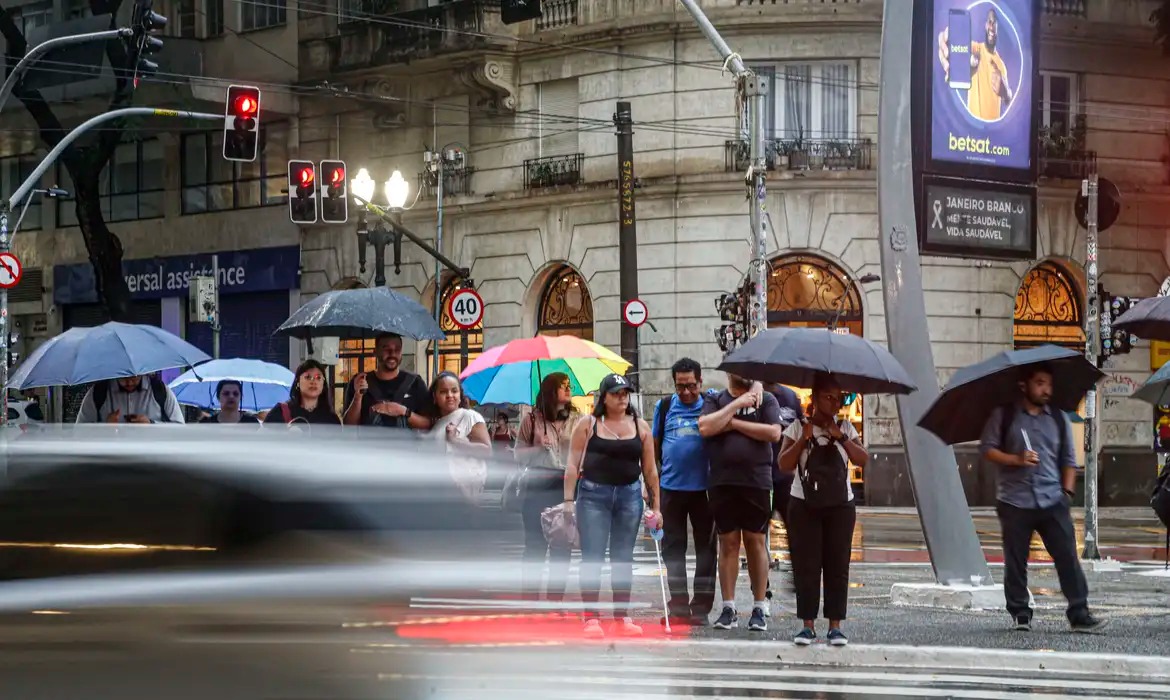 Brasil terá chuva no Sul e Sudeste, mas seca continua nas demais áreas