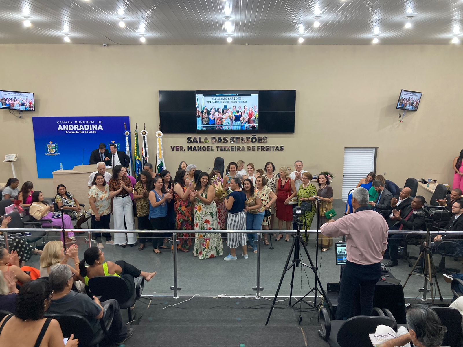 Mulheres são homenageadas em Sessão Solene da Câmara Municipal de Andradina