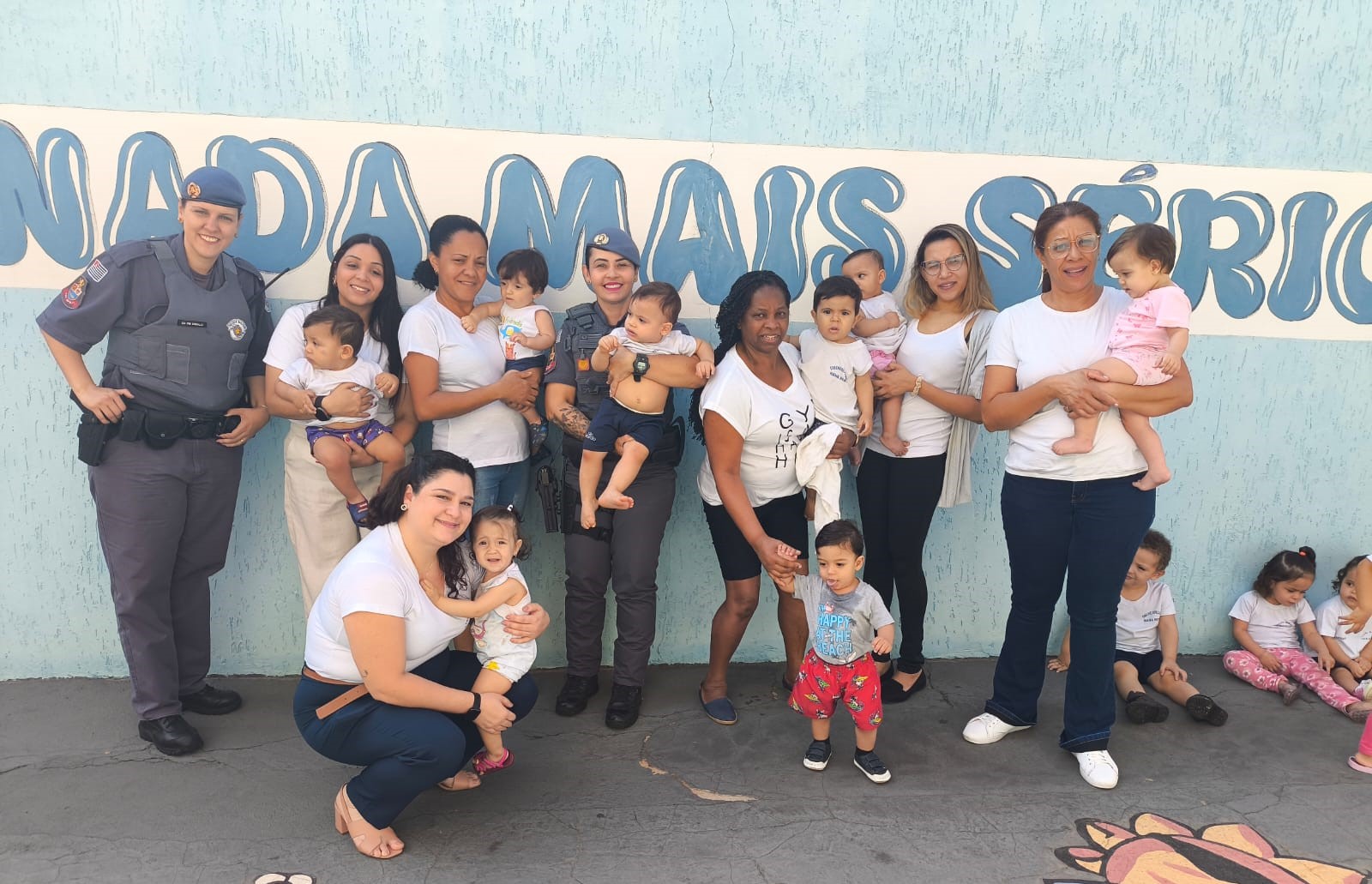 Policiais militares visitam escolas e creches de Andradina e Castilho