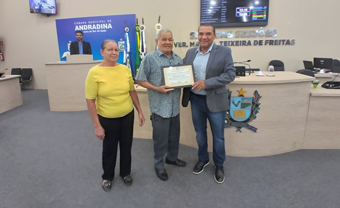 Gilberto Beleza Pura recebe Moção de Aplausos na Câmara de Andradina