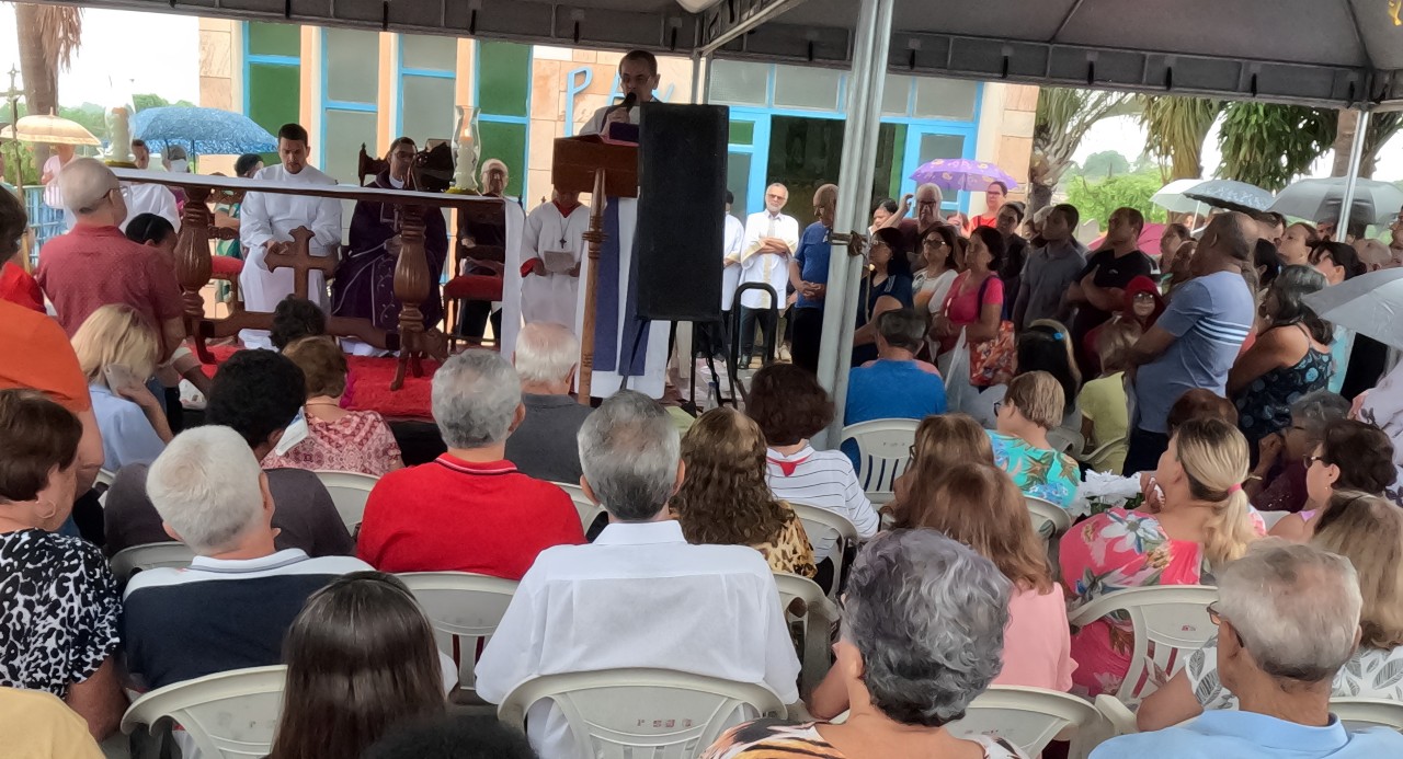 Paróquia São Sebastião celebra missa de Finados no cemitério de Andradina