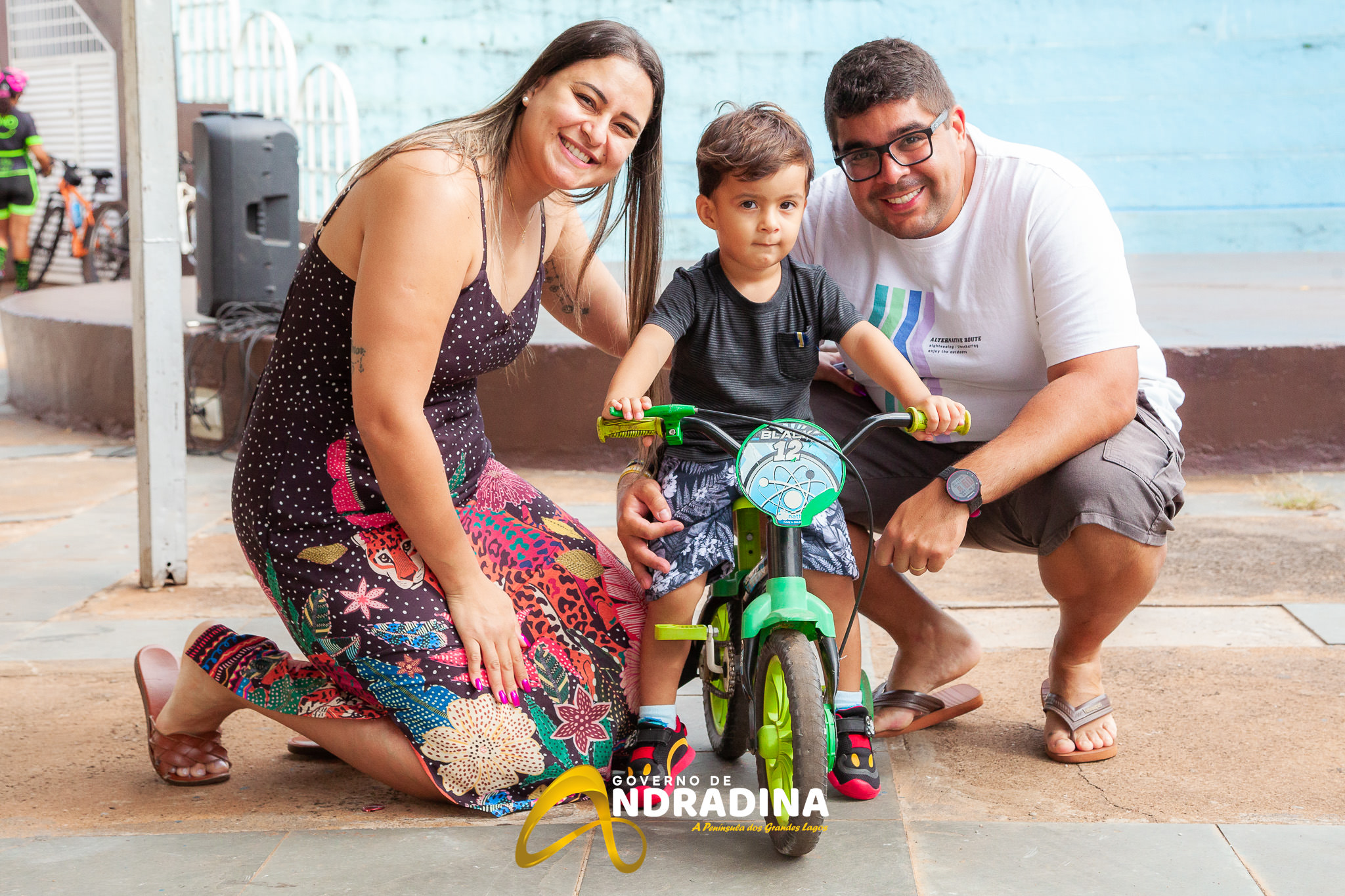 Familias se reunem para homenagiar as mulheres em manhã de Passeio Ciclistico