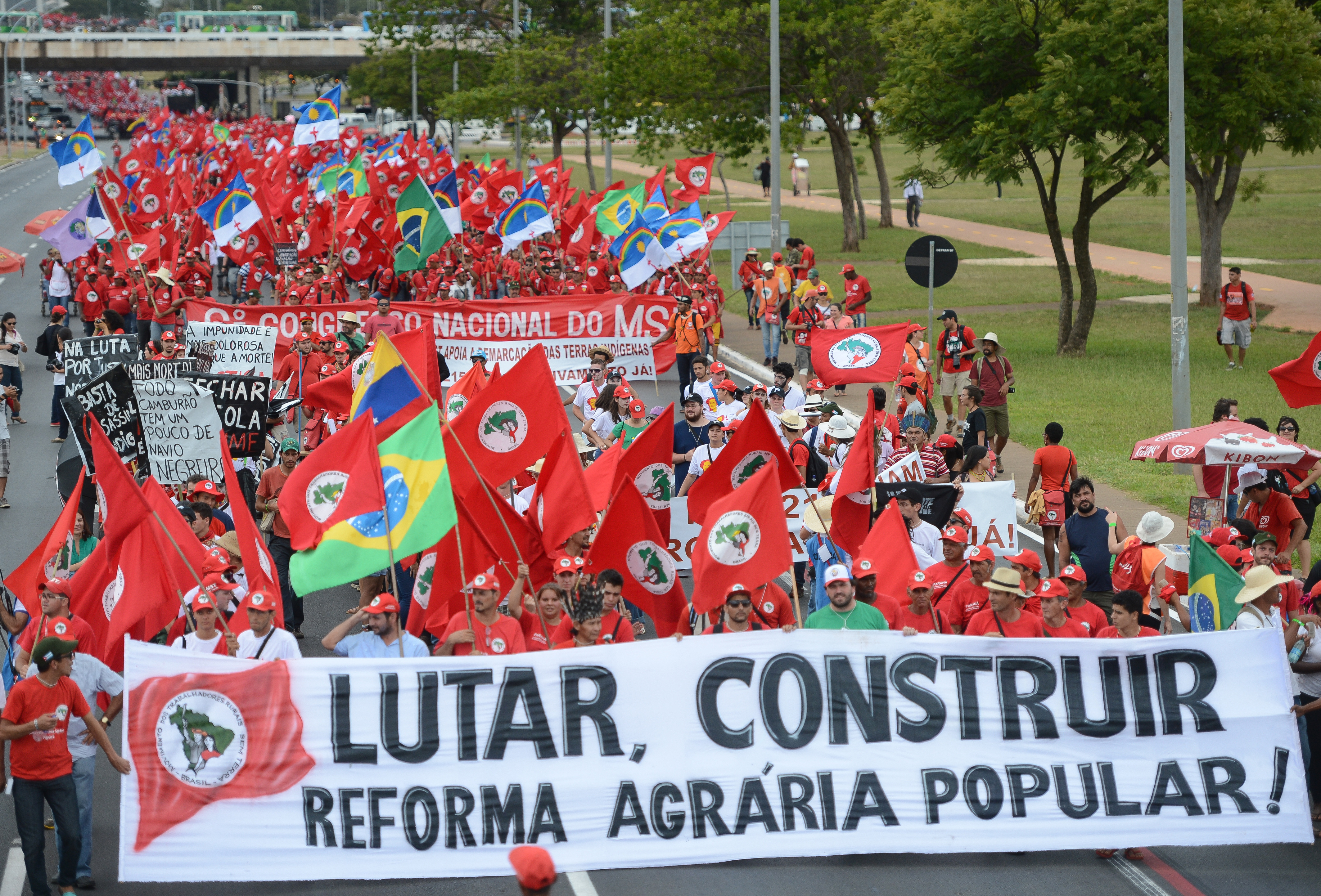 MST invade área de 800 hectares de usina em Pernambuco