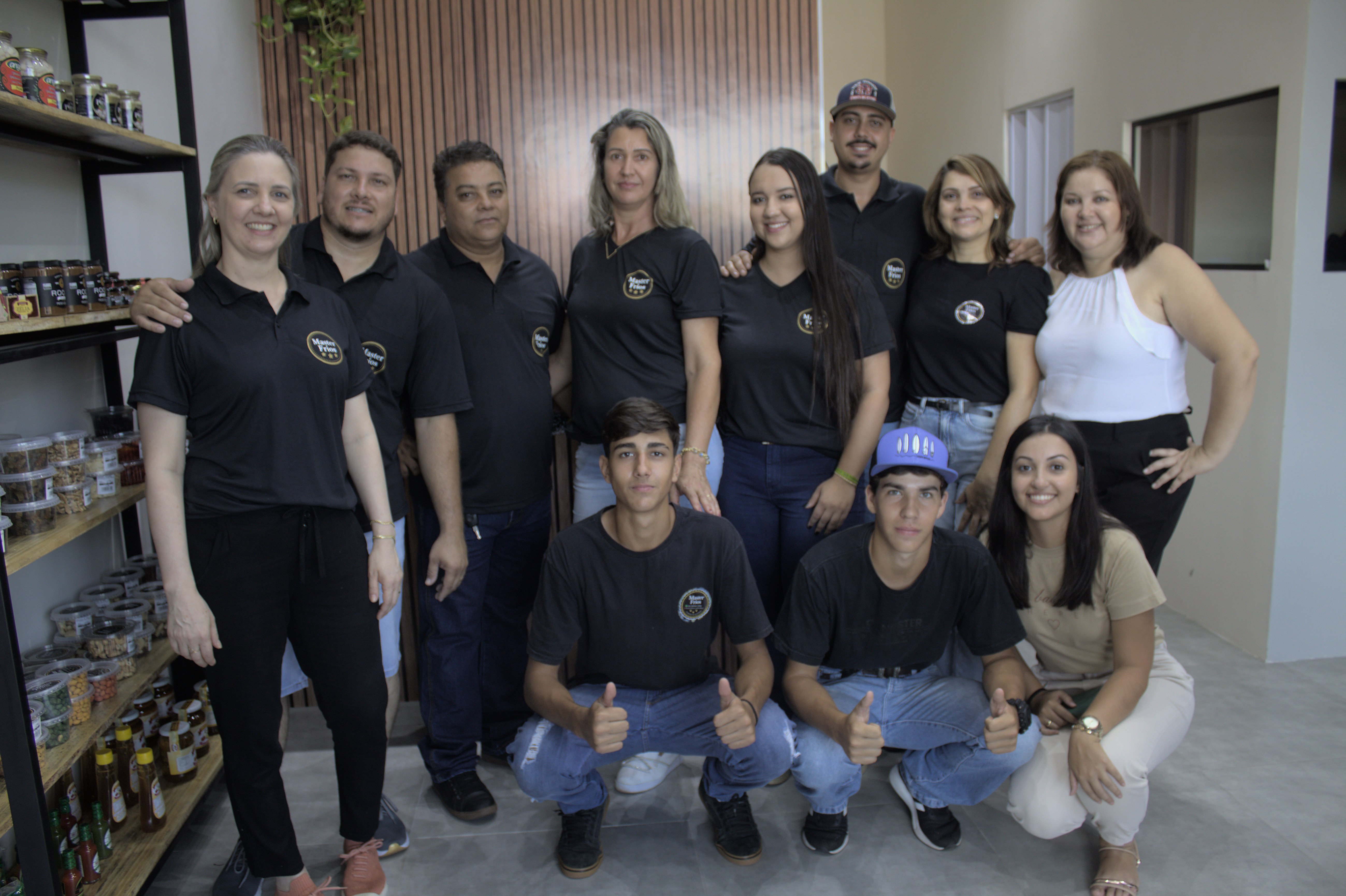 Loja de frios em Andradina realiza inauguração com degustação de seus produtos