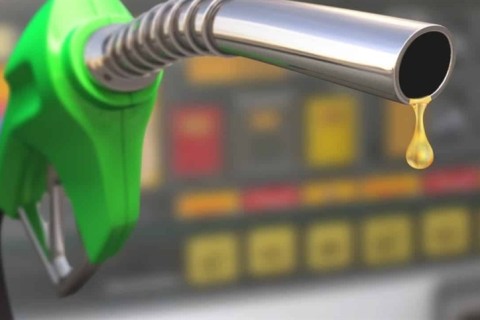 Diesel acompanha queda do petróleo