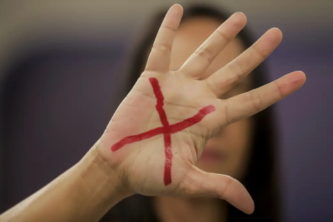 Mais de 70% das agressões contra mulheres têm testemunhas, diz estudo