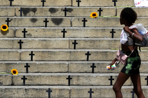 Mortes violentas caem 8,2% no país em 2025; feminicídios aumentam 4%