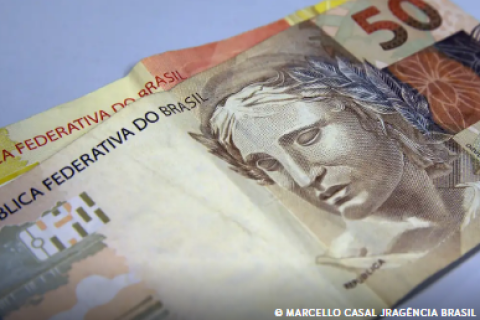 Caixa libera abono salarial para nascidos em setembro e outubro
