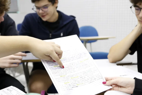 Encceja 2026: alunos já podem consultar cartilha de redação