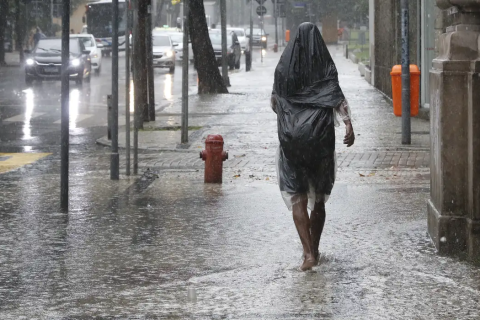 Defesa Civil alerta população para tempestade no Sul e Centro-Oeste