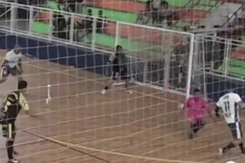 ATC Master vence e garante vaga as quartas de final do Futsal de Férias