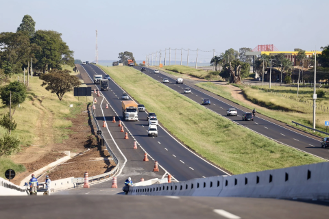 DER-SP espera 16,7 milhões de veículos nas rodovias estaduais durante o feriado de Aparecida