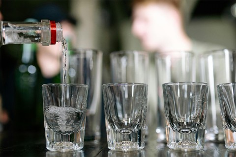 Ferramentas de metrologia melhoram análise de cachaça e vodca em laboratórios