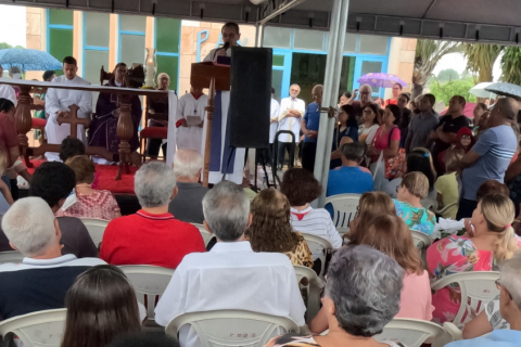 Paróquia São Sebastião celebra missa de Finados no cemitério de Andradina