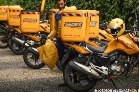 Moraes suspende benefícios de acordo que encerrou greve dos Correios