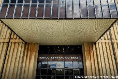 Copom eleva juros básicos da economia para 13,25% ao ano