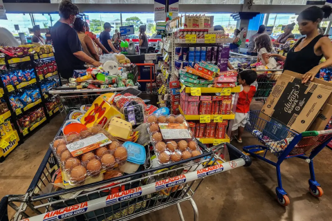 Prévia da inflação perde força pelo 2º mês e fecha abril em 0,41%