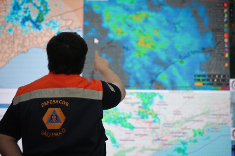 Defesa Civil alerta: nova frente fria traz risco de chuva forte, ventania e granizo em várias regiões do Estado de SP