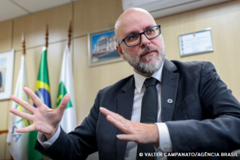 Anvisa quer reduzir fila de análises e priorizar inovações nacionais.