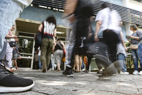 Entenda como é calculada a nota das provas objetivas do Enem 2025