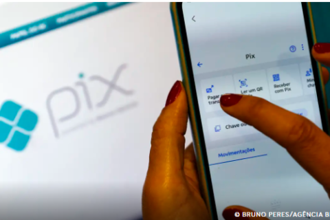Receita Federal volta a negar taxação do Pix e alerta para golpes.