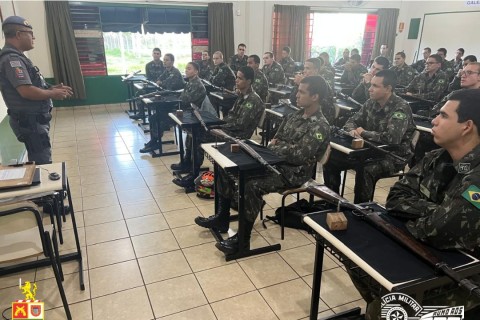 2º Sargento Donegati ministrou  palestra na sede do Tiro de Guerra com o tema "Direção Defensiva e Prevenção de Acidentes".