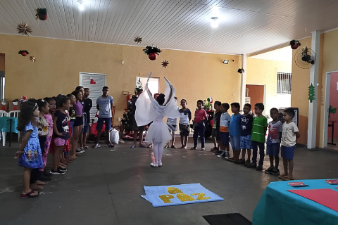 Camenor realiza festa de Natal para crianças atendidas